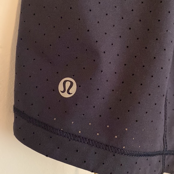 Lululemon Final Lap Short (2.5")
Midnight Navy size 6 shorts blue running - Picture 7 of 11
